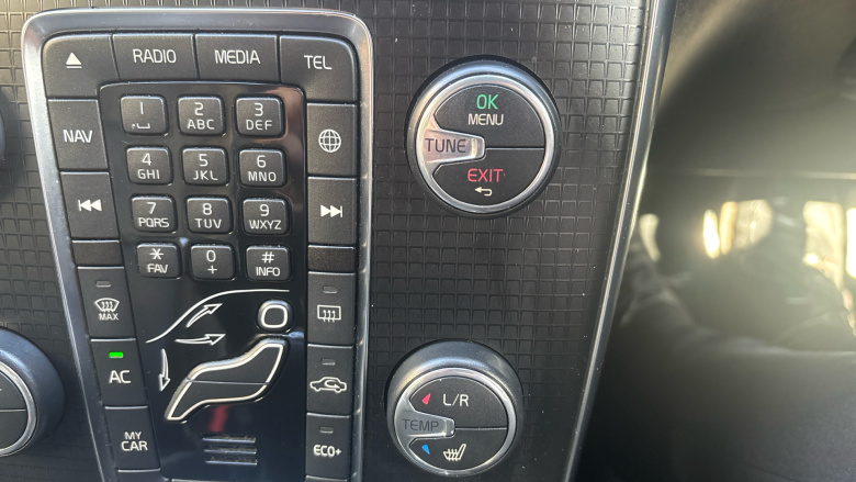 Volvo V40 T2 [122] R DESIGN Pro 5dr Geartronic Petrol Hatchback